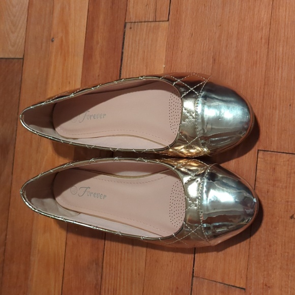 Used Forever Gold Quilted Flats Upgrade-14, size 8 (no box) - Picture 10 of 12
